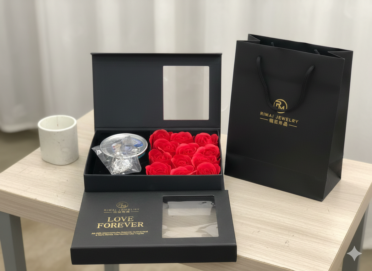 "LOVE FOREVER" Gift Box
