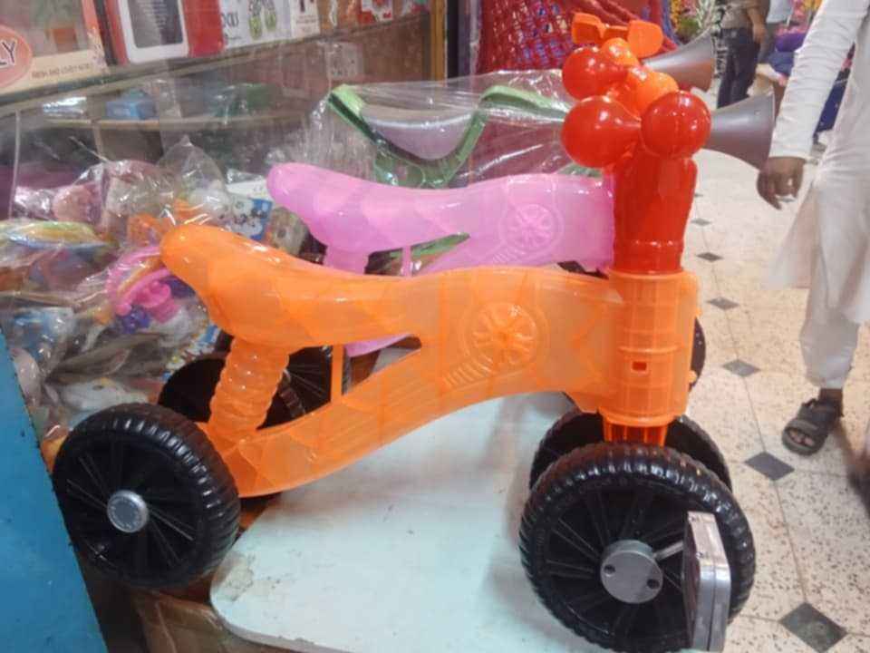 বেবি রাইড-অন ট্রাইসাইকেল